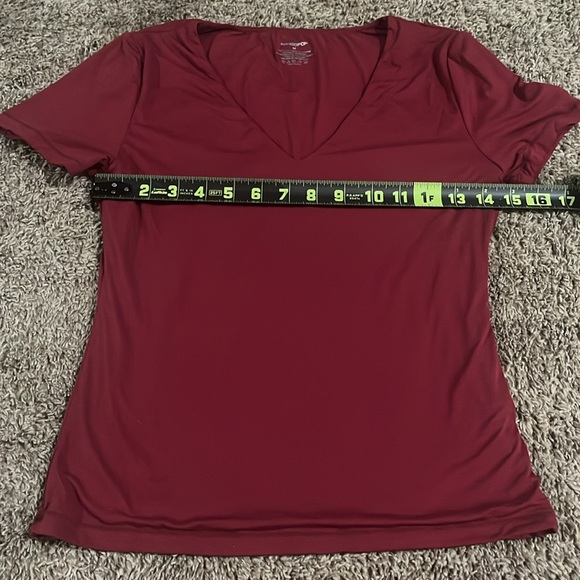 Mangopop Red V-Neck - Picture 3 of 4